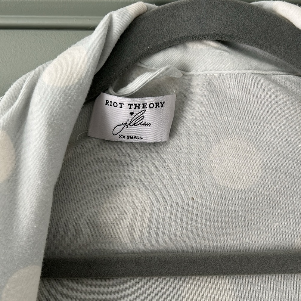 Riot Theory X Jilly Box Robe - Picture 3 of 5